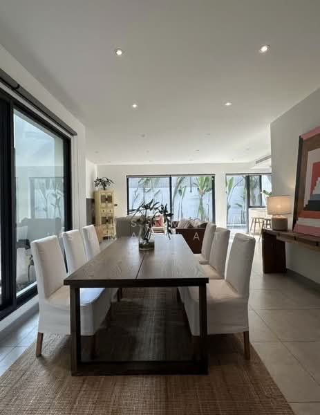 Pool Villa on Sukhumvit 49, Bangkok, Khlong Tan Nua, Watthana, Bangkok, 4 Bedrooms, 430 sqm, Single Detached House For Rent, by Usuma Usumachat, 500343354 - DDproperty.com