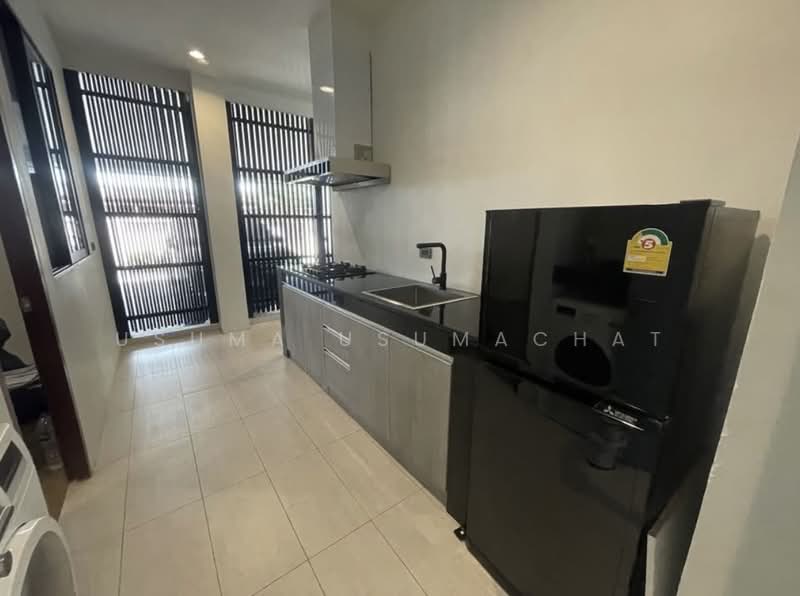 Pool Villa on Sukhumvit 49, Bangkok, Khlong Tan Nua, Watthana, Bangkok, 4 Bedrooms, 430 sqm, Single Detached House For Rent, by Usuma Usumachat, 500343354 - DDproperty.com