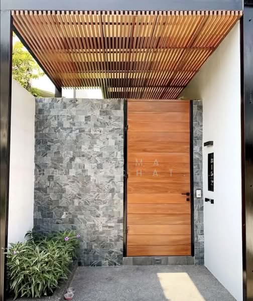 Pool Villa on Sukhumvit 49, Bangkok, Khlong Tan Nua, Watthana, Bangkok, 4 Bedrooms, 430 sqm, Single Detached House For Rent, by Usuma Usumachat, 500343354 - DDproperty.com