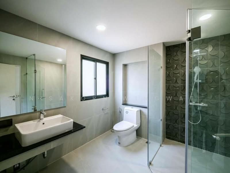 4-BR Townhouse, Bangkok, Suan Luang, Bangkok, 4 Bedrooms, 220 sqm, Townhouse For Rent, by Nisakorn Wingwat, 500343380 - DDproperty.com