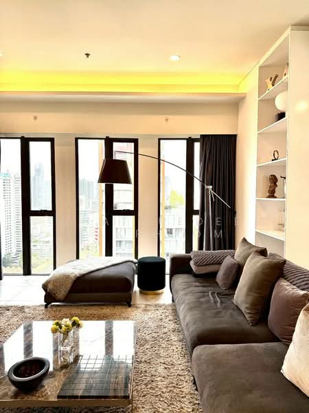 Siamese Exclusive Sukhumvit 31, Bangkok, 75 Soi Sukhumvit 31, Khlong Tan Nua, Watthana, Bangkok, 3 Bedrooms, 206 sqm, Condo For Rent, by Chatruedee Sakphrom, 500343444 - DDproperty.com