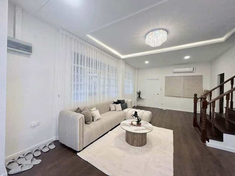 3-Story Townhouse for Rent in the Heart of Mengjai Intersection, Ready to Move In (SPSAD4018), Bangkok, Samsen Nok, Huai Khwang, Bangkok, 4 Bedrooms, 400 sqm, Townhouse For Rent, by Agent Pla, 500343486 - DDproperty.com