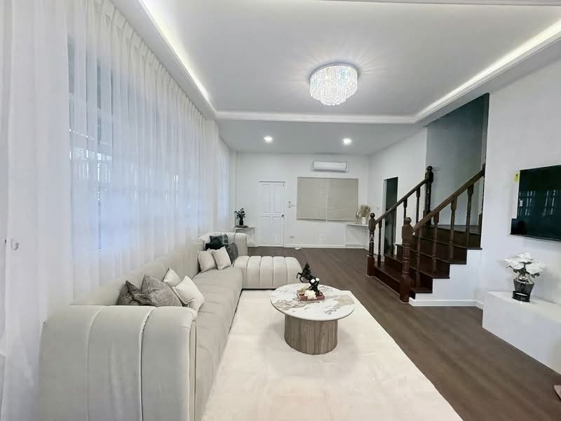 3-Story Townhouse for Rent in the Heart of Mengjai Intersection, Ready to Move In (SPSAD4018), Bangkok, Samsen Nok, Huai Khwang, Bangkok, 4 Bedrooms, 400 sqm, Townhouse For Rent, by Agent Pla, 500343486 - DDproperty.com