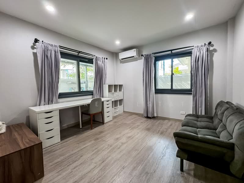 House for Sale Thung Klom East Pattaya Spacious Outdoor Area, Chon Buri (Pattaya), Bang Lamung, Bang Lamung (Pattaya), Chon Buri (Pattaya), 4 Bedrooms, 178 sqm, Single Detached House For Sale, by PLC Real Estate, 500343505 - DDproperty.com