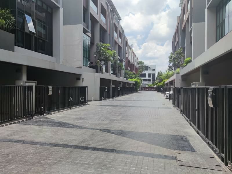 The Park Lane 22 : เดอะ พาร์ค เลน 22, กรุงเทพ, 42 ซอย ปรีดี พนมยงค์ 45, คลองตันเหนือ, วัฒนา, กรุงเทพ, 300 ตร.ม., ทาวน์เฮ้าส์ ให้เช่า, โดย Agent Pla, 500343521 - DDproperty.com