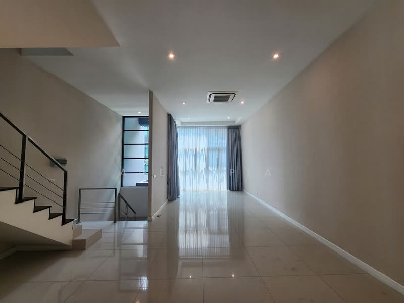 The Park Lane 22, Bangkok, 42 Soi Pridi Banomyong 45, Khlong Tan Nua, Watthana, Bangkok, 3 Bedrooms, 300 sqm, Townhouse For Rent, by Agent Pla, 500343521 - DDproperty.com