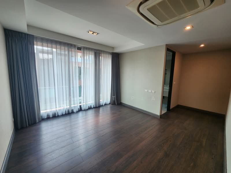 The Park Lane 22, Bangkok, 42 Soi Pridi Banomyong 45, Khlong Tan Nua, Watthana, Bangkok, 3 Bedrooms, 300 sqm, Townhouse For Rent, by Agent Pla, 500343521 - DDproperty.com