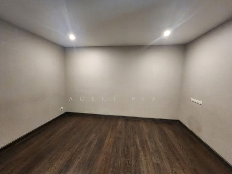 The Park Lane 22, Bangkok, 42 Soi Pridi Banomyong 45, Khlong Tan Nua, Watthana, Bangkok, 3 Bedrooms, 300 sqm, Townhouse For Rent, by Agent Pla, 500343521 - DDproperty.com