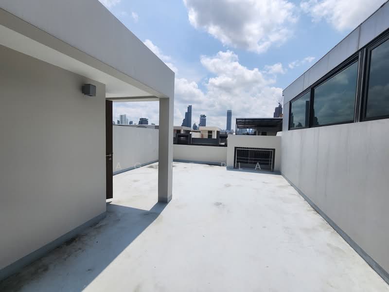 The Park Lane 22, Bangkok, 42 Soi Pridi Banomyong 45, Khlong Tan Nua, Watthana, Bangkok, 3 Bedrooms, 300 sqm, Townhouse For Rent, by Agent Pla, 500343521 - DDproperty.com