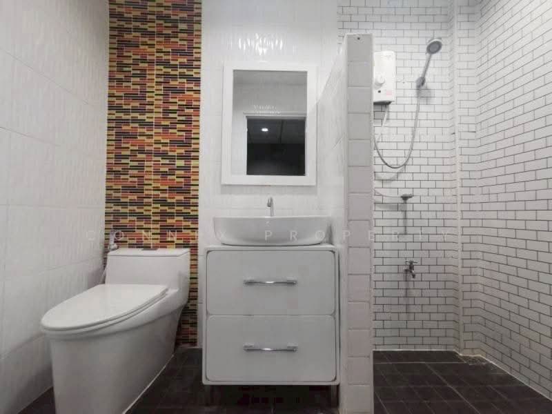 Sangsit Niwet, Bangkok, Ekkachai 46, Bang Bon, Bangkok, Bang Bon, Bangkok, 2 Bedrooms, 110 sqm, Townhouse For Sale, by Connex Property, 500343648 - DDproperty.com