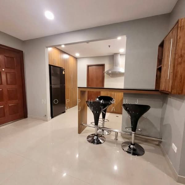Baan Phrom Phong, Bangkok, Soi Sukhumvit 39, Khlong Tan Nua, Watthana, Bangkok, 2 Bedrooms, 105 sqm, Condo For Sale, by Noppharuj Nunta, 500343711 - DDproperty.com