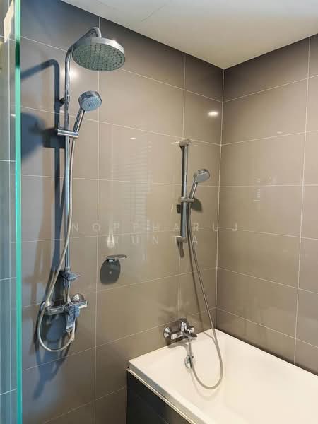 Q Chidlom-Phetchaburi, Bangkok, 1088 Phetchaburi Road, Makkasan, Ratchathewi, Bangkok, 1 Bedroom, 47 sqm, Condo For Rent, by Noppharuj Nunta, 500343772 - DDproperty.com