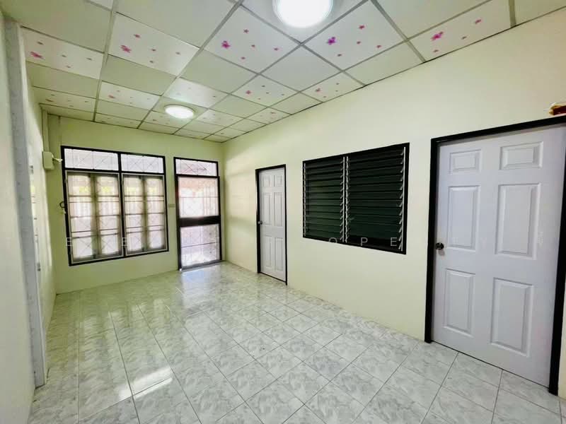 ทาวน์เฮ้าส์ลาดใหญ่ สมุทรสงคราม, Samut Songkhram, Lat Yai, Muang Samut Songkhram, Samut Songkhram, 2 Bedrooms, 150 sqm, Townhouse For Sale, by The Best Property จี้, 500343947 - DDproperty.com