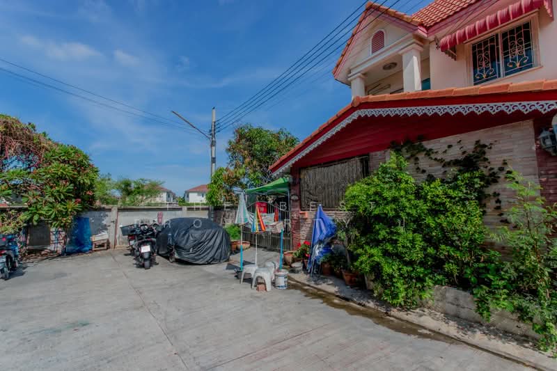 Siam Niwet 2 Prachauthit : สยามนิเวศน์ 2 ประชาอุทิศ, สมุทรปราการ, ถนน ประชาอุทิศ-วัดคู่สร้าง, ในคลองบางปลากด, พระสมุทรเจดีย์, สมุทรปราการ, 100 ตร.ม., ทาวน์เฮ้าส์ ขาย, โดย The Best Property ปู, 500343948 - DDproperty.com