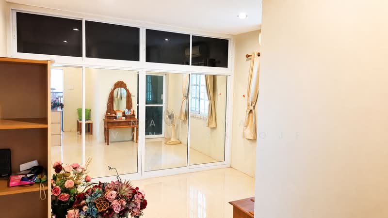 บ้านเดี่ยวพร้อมที่ดิน มือสอง ถ.มิตรภาพ อ.เมือง นครราชสีมา, Nakhon Ratchasima, Khok Kruat, Muang Nakhon Ratchasima, Nakhon Ratchasima, 3 Bedrooms, 200 sqm, Single Detached House For Sale, by Nattaya Suvannasaroje, 500344009 - DDproperty.com