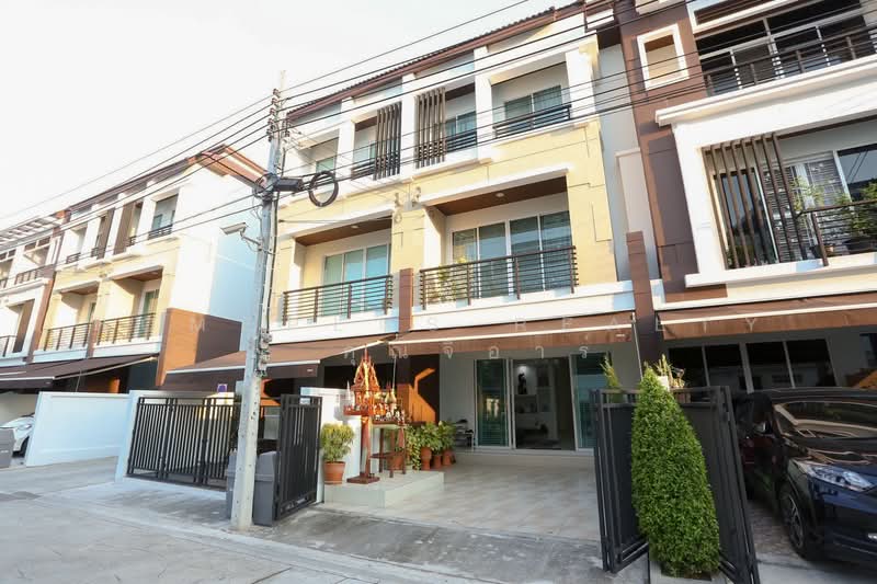 Baan Klang Muang Kaset-Nawamin, Bangkok, Soi Nawamin 70 Yeak 11-2, Khlong Kum, Bueng Kum, Bangkok, 3 Bedrooms, 180 sqm, Townhouse For Sale, by HOMEPLUS REALTY - คุณจีอาร์, 500344011 - DDproperty.com