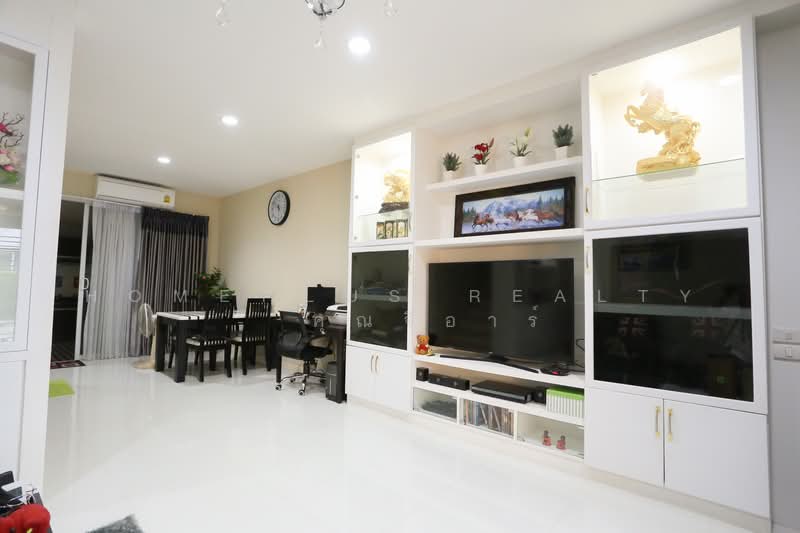 Baan Klang Muang Kaset-Nawamin : บ้านกลางเมือง เกษตร-นวมินทร์, กรุงเทพ, ซอยนวมินทร์ 70 แยก 11-2, คลองกุ่ม, บึงกุ่ม, กรุงเทพ, 180 ตร.ม., ทาวน์เฮ้าส์ ขาย, โดย HOMEPLUS REALTY - คุณจีอาร์, 500344011 - DDproperty.com