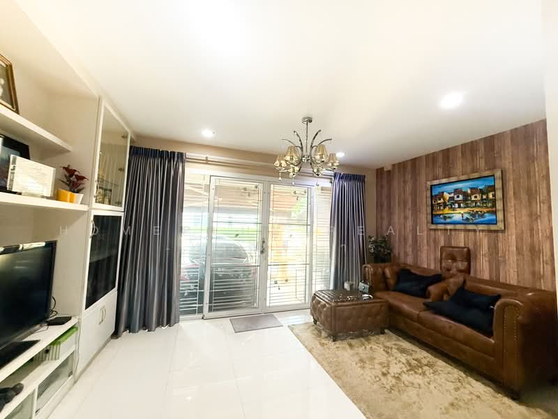Baan Klang Muang Kaset-Nawamin, Bangkok, Soi Nawamin 70 Yeak 11-2, Khlong Kum, Bueng Kum, Bangkok, 3 Bedrooms, 180 sqm, Townhouse For Sale, by HOMEPLUS REALTY - คุณจีอาร์, 500344011 - DDproperty.com