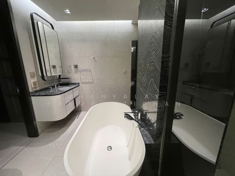 The Reserve 61 Hideaway, Bangkok, 92 Sukhumvit 61, Khlong Tan Nua, Watthana, Bangkok, 3 Bedrooms, 150 sqm, Condo For Rent, by Thanyalak Premputtiphan, 500344024 - DDproperty.com