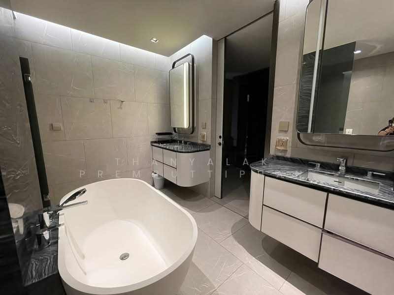 The Reserve 61 Hideaway, Bangkok, 92 Sukhumvit 61, Khlong Tan Nua, Watthana, Bangkok, 3 Bedrooms, 150 sqm, Condo For Rent, by Thanyalak Premputtiphan, 500344024 - DDproperty.com