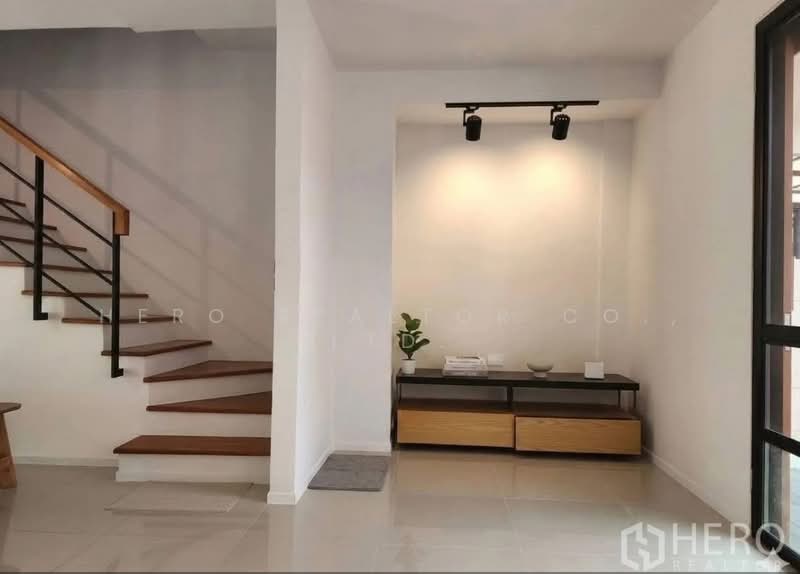 Areeya Mandarina Sukhumvit 77 : อารียา แมนดารีนา สุขุมวิท 77, กรุงเทพ, ถนนสุขุมวิท 77 (อ่อนนุช), สวนหลวง, กรุงเทพ, 240 ตร.ม., ทาวน์เฮ้าส์ ให้เช่า, โดย Hero Realtor Co., Ltd., 500344039 - DDproperty.com