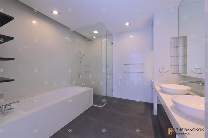 Domus 18, Bangkok, Soi Sukhumvit 18, Khlong Toei, Bangkok, 4 Bedrooms, 300 sqm, Condo For Rent, by Nicha Peerakittikul, 500344053 - DDproperty.com