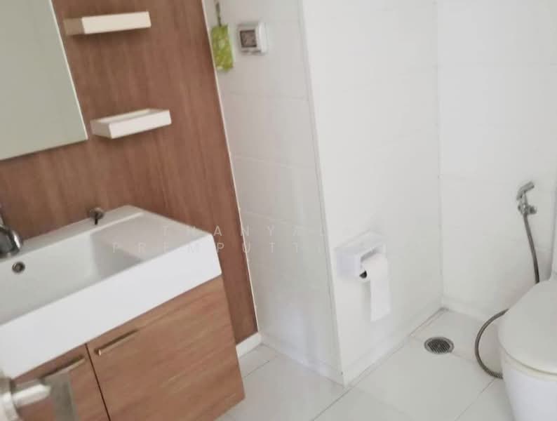 Q House Condo Sathorn, Bangkok, Thonburi Road, Khlong Ton Sai, Khlong San, Bangkok, 2 Bedrooms, 65 sqm, Condo For Rent, by Thanyalak Premputtiphan, 500344071 - DDproperty.com