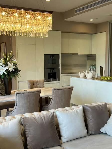 Vittorio 39, Bangkok, 8 Sukhumvit, Khlong Tan Nua, Watthana, Bangkok, 2 Bedrooms, 137 sqm, Condo For Rent, by Natlyn Kongsapook, 500344125 - DDproperty.com