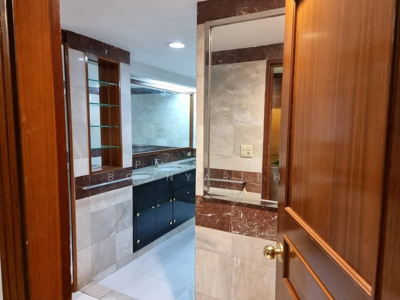President Park Sukhumvit 24, Bangkok, 99 Sukhumvit 24 Alley, Khlongtoei Nua, Watthana, Bangkok, 3 Bedrooms, 260 sqm, Condo For Sale, by Pavadee Boonyarith, 500344250 - DDproperty.com