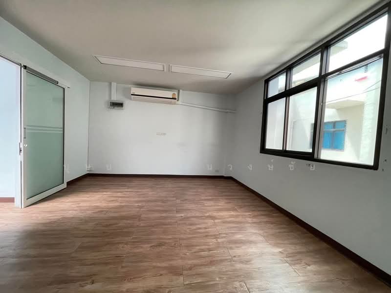 Chic District Ram 53 : ชิคดิสทริคท์ ราม 53, กรุงเทพ, รามคำแหง 53, วังทองหลาง, กรุงเทพ, 260 ตร.ม., คอนโด ให้เช่า, โดย บุษบา รัตนวงษ์ชัย, 500344335 - DDproperty.com