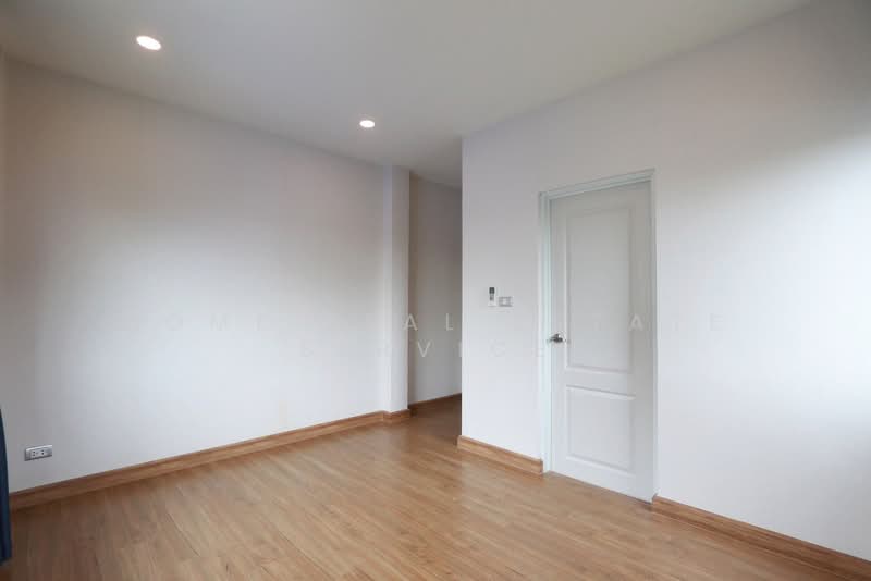 Centro Rama 9-Motorway, Bangkok, Rural Development 3 Road, Khlong Song Ton Nun, Lat Krabang, Bangkok, 4 Bedrooms, 164 sqm, Single Detached House For Sale, by HOME Real Estate Service, 500344389 - DDproperty.com