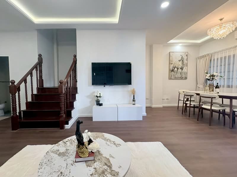 ทาวน์เฮาส์ รัชดานิเวศน์ แยก 4, Bangkok, Samsen Nok, Huai Khwang, Bangkok, 4 Bedrooms, 400 sqm, Townhouse For Rent, by NR AGENT, 500344390 - DDproperty.com
