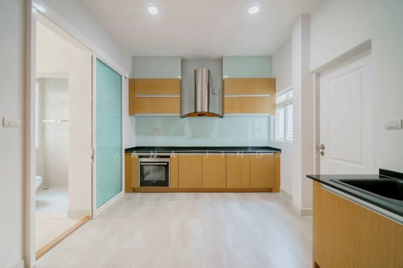 Bangkok Boulevard Rama 9-Srinakarin, Bangkok, Krungthep Kreetha Road, Saphan Sung, Bangkok, 5 Bedrooms, 500 sqm, Single Detached House For Sale, by Rojjana Jindasri, 500344413 - DDproperty.com
