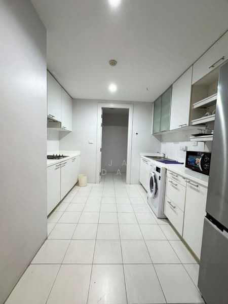 Wattana Suite, Bangkok, Soi Sukhumvit 15, Khlongtoei Nua, Watthana, Bangkok, 3 Bedrooms, 140 sqm, Condo For Rent, by Rojjana Jindasri, 500344435 - DDproperty.com
