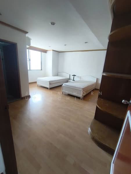 D.S. Tower 1 Sukhumvit 33, Bangkok, Soi Phrom Chit, Khlong Tan Nua, Watthana, Bangkok, 3 Bedrooms, 260 sqm, Condo For Rent, by Juthabhorn Uppachit (Amy), 500344539 - DDproperty.com