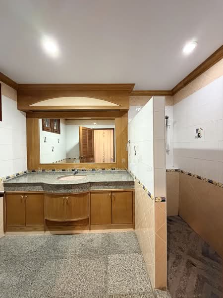 บ้านเดี่ยว 300 ตร.ว. หลัง Central อยุธยา, Phra Nakhon Si Ayutthaya, Khlong Suan Plu, Phra Nakhon Sri Ayutthaya, Phra Nakhon Si Ayutthaya, 4 Bedrooms, 570 sqm, Single Detached House For Sale, by จิรกิตติ์ (คิม)เจริญบัณฑิตสกุล, 500344569 - DDproperty.com