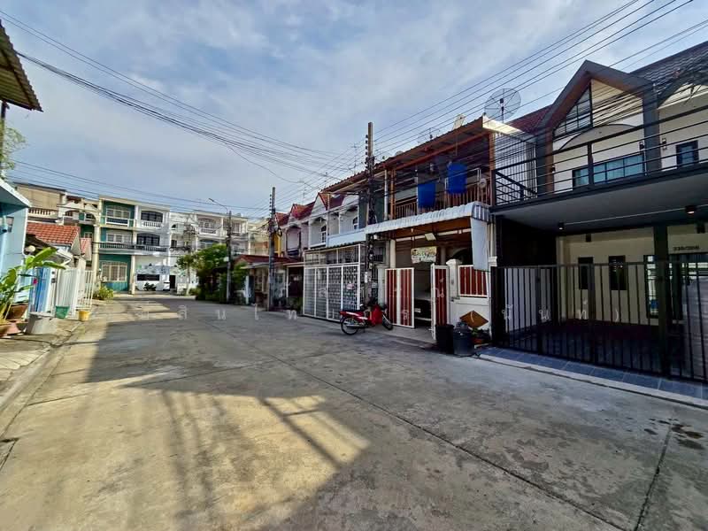 หมู่บ้านสุขสบาย ถ.ลาดพร้าว87 แยก10 แขวงคลองเจ้าคุณสิงห์ เขตวังทองหลาง, กรุงเทพ, ถ.ลาดพร้าว87 แยก10, คลองเจ้าคุณสิงห์, วังทองหลาง, กรุงเทพ, 80 ตร.ม., ทาวน์เฮ้าส์ ขาย, โดย นภัสศรณ์ วงศ์สินไทยกร (นันท์), 500344571 - DDproperty.com