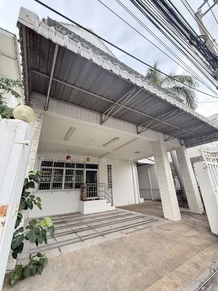 Jp05261 Townhome Huai Khwang-Sutthisan 4B4B For Rent 55K Line OA: @era1realty, Bangkok, Huai Khwang, Bangkok, 4 Bedrooms, 200 sqm, Townhouse For Rent, by ERA1 realty, 500344614 - DDproperty.com