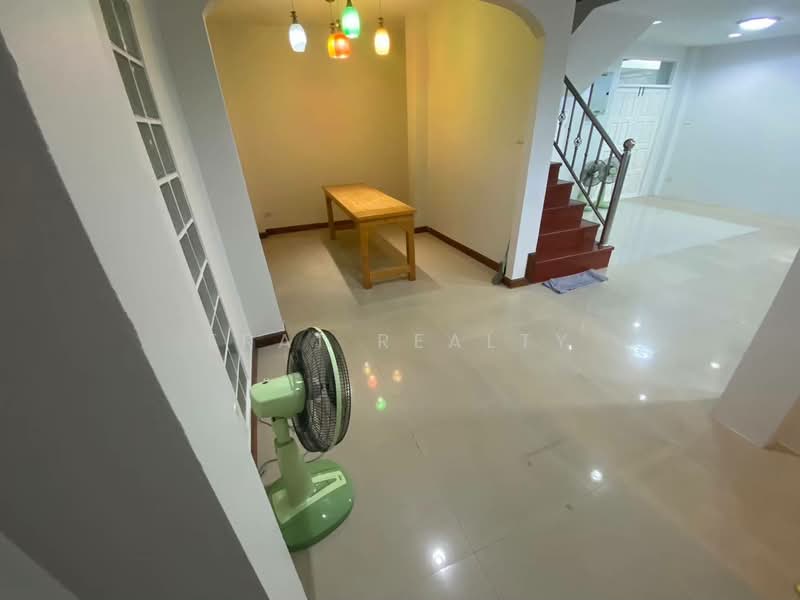 Jp05261 Townhome Huai Khwang-Sutthisan 4B4B For Rent 55K Line OA: @era1realty, Bangkok, Huai Khwang, Bangkok, 4 Bedrooms, 200 sqm, Townhouse For Rent, by ERA1 realty, 500344614 - DDproperty.com
