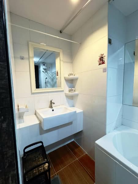 Ladda Condo View, Chon Buri (Pattaya), Cherm Chom Phon Road, Si Racha, Chon Buri (Pattaya), 2 Bedrooms, 64 sqm, Condo For Rent, by Dusit Saengfa, 500344625 - DDproperty.com