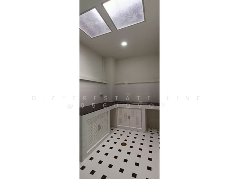 Jittranarong Village, Nonthaburi, Bang Krang, Muang Nonthaburi, Nonthaburi, 2 Bedrooms, 100 sqm, Townhouse For Sale, by DifferEstate Line @956uovqp, 500344646 - DDproperty.com