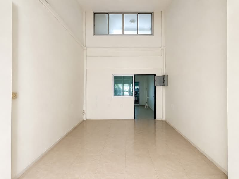 Commercial building, 3 units, Soi Rangsit-Pathum Thani 14, Pathum Thani, รังสิต-ปทุมธานี, Prachathipat, Thanyaburi, Pathum Thani, 5 Bedrooms, 210 sqm, Townhouse For Sale, by Parinthida Sawuddisopakaykul, 500344737 - DDproperty.com