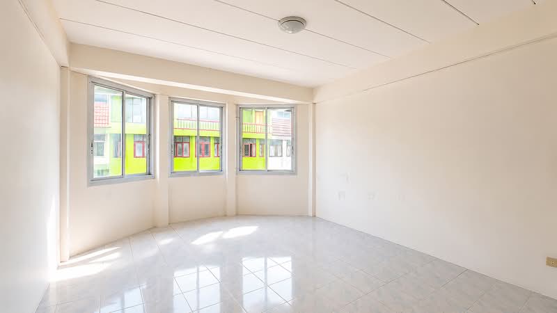 Commercial building, 3 units, Soi Rangsit-Pathum Thani 14, Pathum Thani, รังสิต-ปทุมธานี, Prachathipat, Thanyaburi, Pathum Thani, 5 Bedrooms, 210 sqm, Townhouse For Sale, by Parinthida Sawuddisopakaykul, 500344737 - DDproperty.com