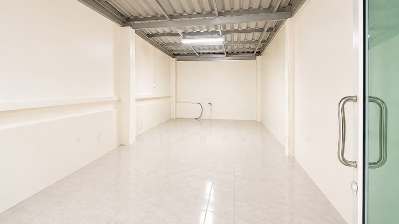 Commercial building, 3 units, Soi Rangsit-Pathum Thani 14, Pathum Thani, รังสิต-ปทุมธานี, Prachathipat, Thanyaburi, Pathum Thani, 5 Bedrooms, 210 sqm, Townhouse For Sale, by Parinthida Sawuddisopakaykul, 500344737 - DDproperty.com
