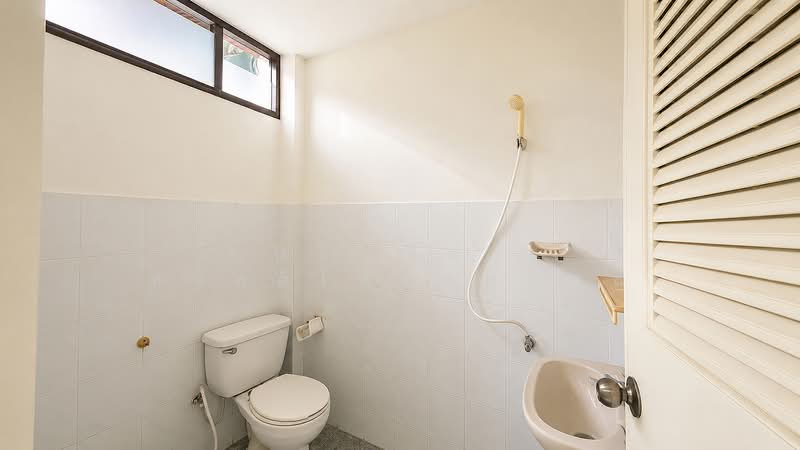 Commercial building, 3 units, Soi Rangsit-Pathum Thani 14, Pathum Thani, รังสิต-ปทุมธานี, Prachathipat, Thanyaburi, Pathum Thani, 5 Bedrooms, 210 sqm, Townhouse For Sale, by Parinthida Sawuddisopakaykul, 500344737 - DDproperty.com