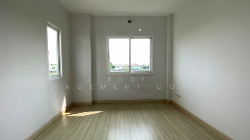 S Ville Rangsit-Lamlukka Klong 4, Pathum Thani, Sawai Pracharat Road (Lam Luk Ka, Khlong 4), Lat Sawai, Lam Luk Ka, Pathum Thani, 3 Bedrooms, 176 sqm, Townhouse For Sale, by J Asset Management Company Limited, 500344765 - DDproperty.com