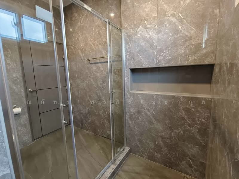 ขาย/ให้เช่า บ้านเดี่ยว 3ชั้น 4 ห้องนอน 2 ห้องนั่งเล่น 2 ที่จอด เฟอร์ครบ สุขุมวิท เอกมัย ทองหล่อ, Bangkok, Phra Kanong Nua, Watthana, Bangkok, 4 Bedrooms, 330 sqm, Single Detached House For Rent, by ณภัทร พรสิริเมธากุล, 500344871 - DDproperty.com