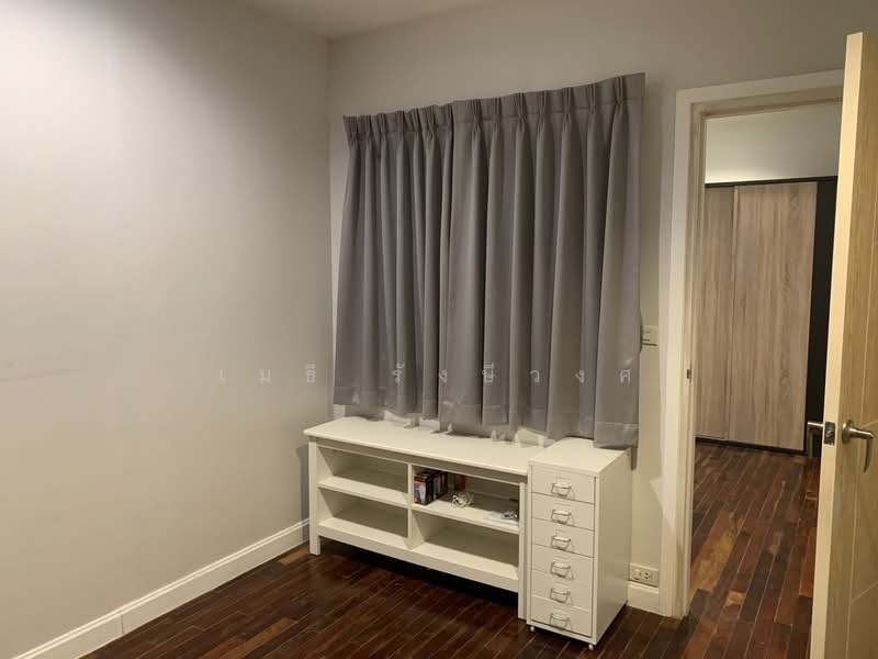 Two-story townhome with 2 bedrooms and 1 bathroom, near Central Rama 9, MRT Rama 9 station, and Ratc, Bangkok, อโศก-ดินแดง, Din Daeng, Bangkok, 2 Bedrooms, 100 sqm, Townhouse For Rent, by เมธี รังษีวงศ์, 500344934 - DDproperty.com