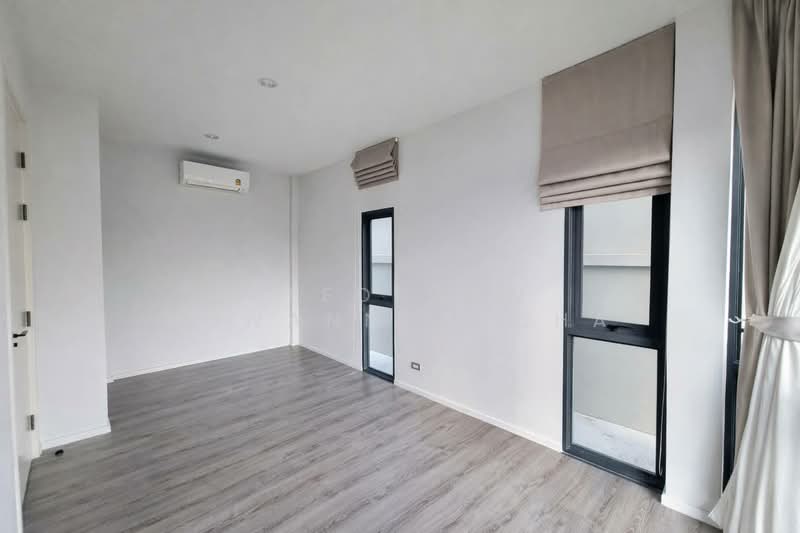 The Sonne Srinakarin-Bangna, Bangkok, Soi Chumchon Mahat Thai 3, Bangna-Trad Road, Dok Mai, Prawet, Bangkok, 4 Bedrooms, 245 sqm, Single Detached House For Sale, by Kledkaew Suwannpracha, 500344986 - DDproperty.com