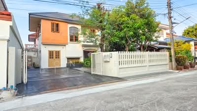 ขาย - Chonlada Bangbuathong : ชลลดา บางบัวทอง, นนทบุรี
